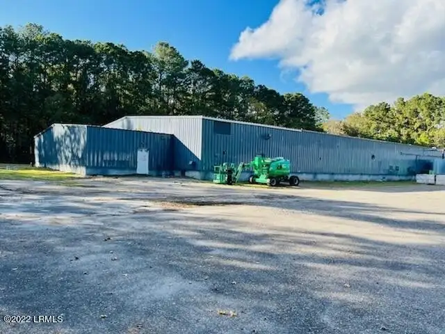 Two Warehouse Spaces for Lease in Ridgeland Near I-95 and Downtown