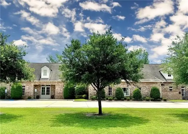 Class a Office Building for Sale or Lease in Prime Highway Commercial Location