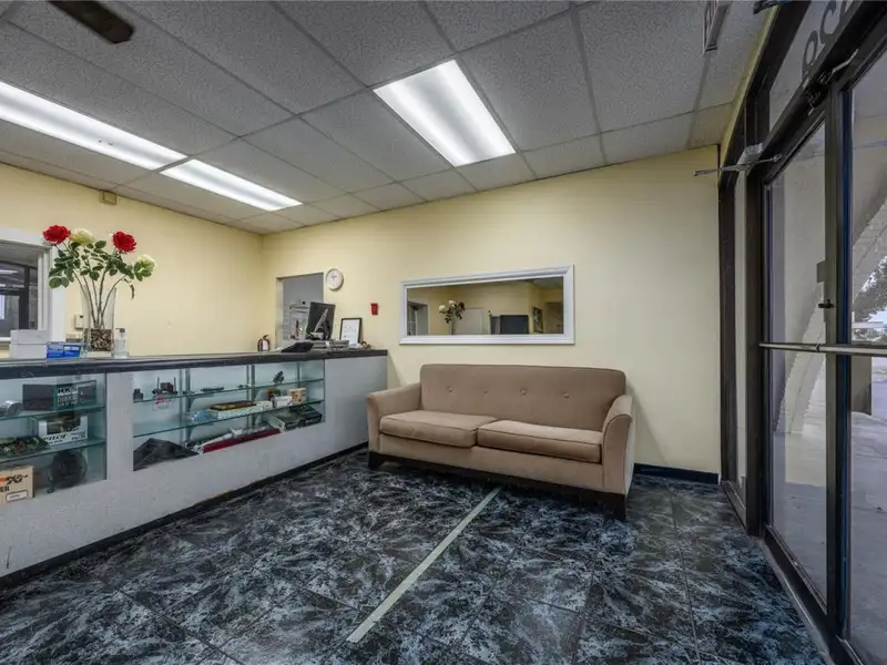 Prime Automotive Facility on Us 17/92 in Longwood, Fl - 9,700 Sq Ft