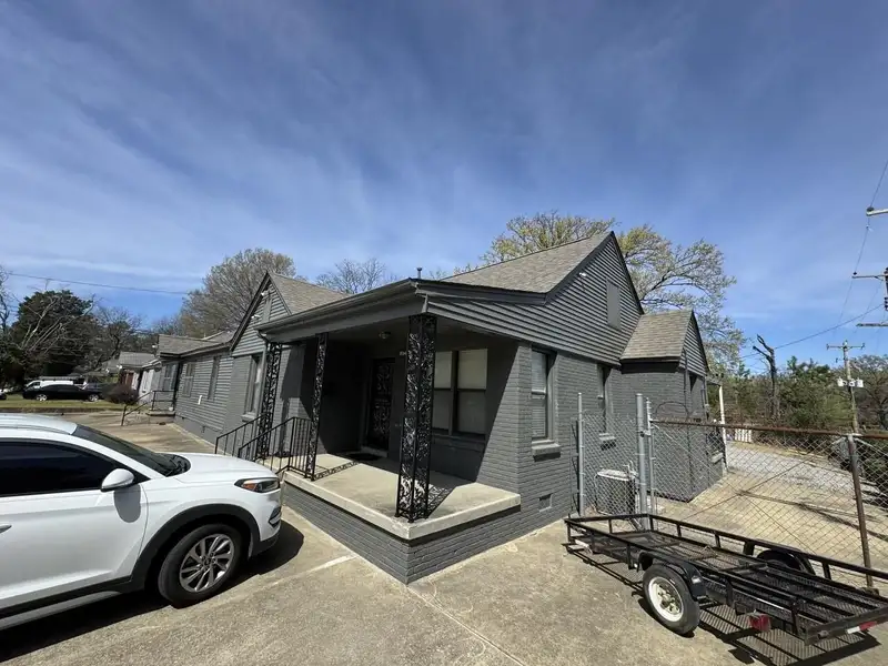 Light Industrial Property with Office and Shop in Central Memphis