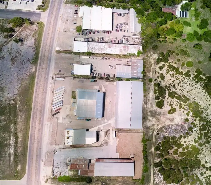 High-visibility Industrial Property with Multiple Access Points in Killeen Area
