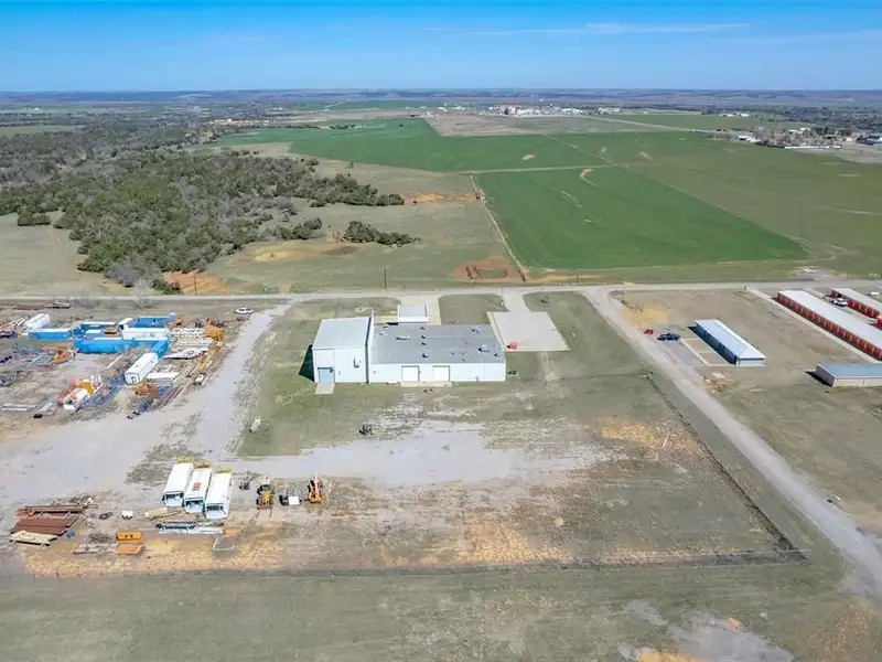 17,000 Sq Ft Versatile Industrial Facility on 402 Acres Near Oklahoma City