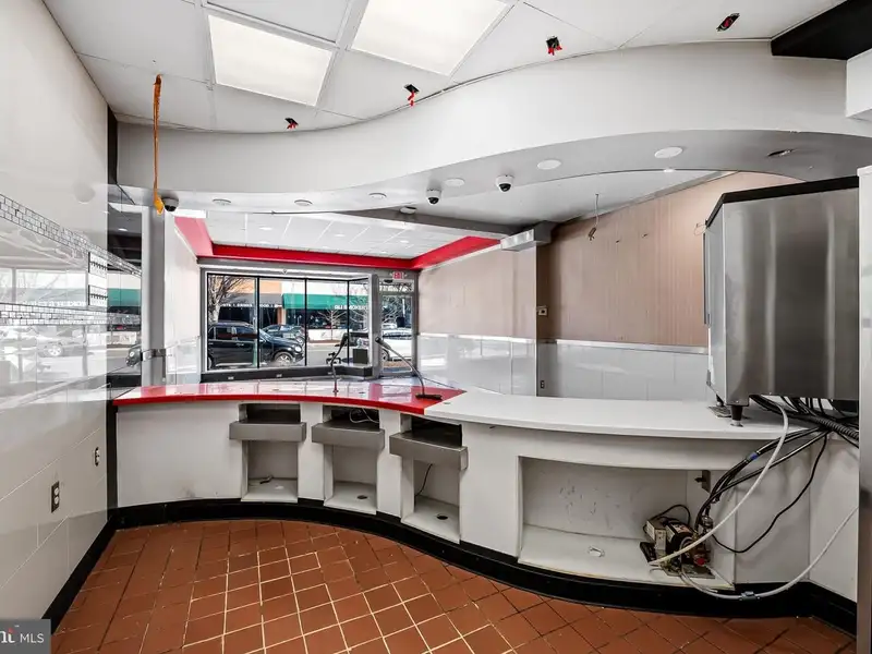 Two Storefronts in Towson: Restaurant and Vacant Space for Lease