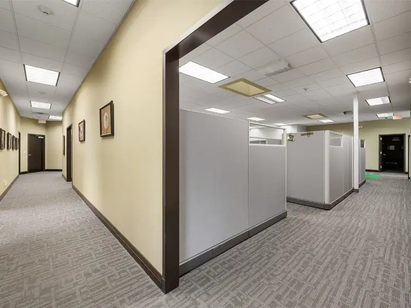 Versatile Office Building with Dual Tenant Configuration in Prime Location