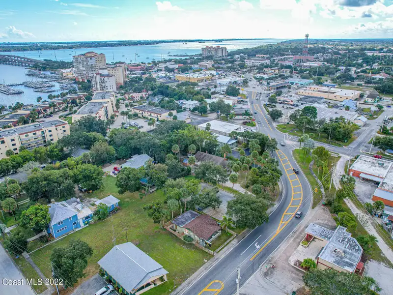 Versatile 1,092 Sq. Ft. Commercial Building Near Cocoa Village with Ample Parking