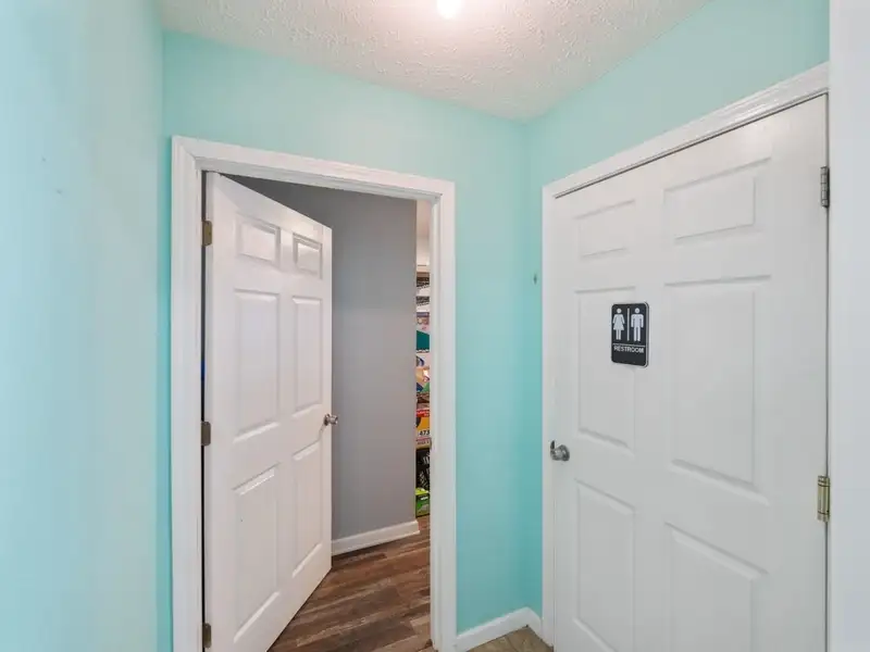 Commercial Building in Scotts Hill with Daycare Features on 1.49 Acres