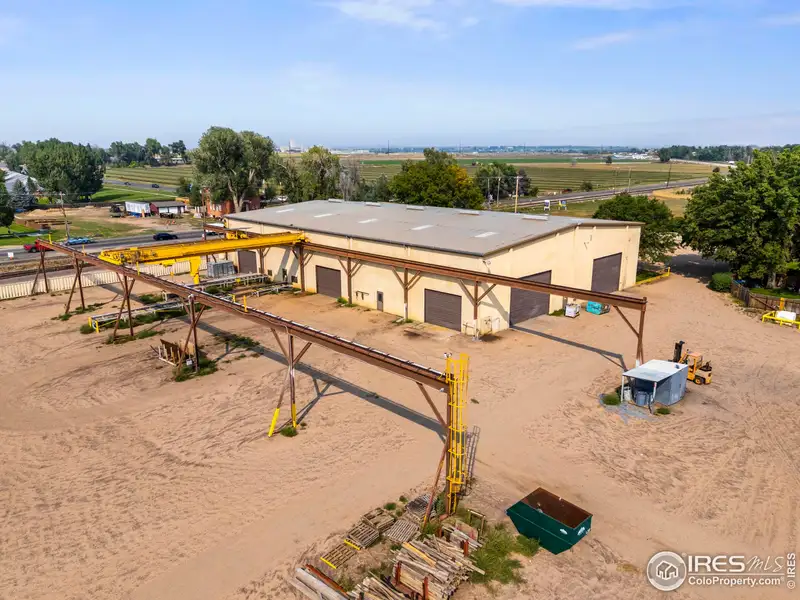 Industrial Building with Cranes on 6 Acres - 17,332 Sq Ft in Steel Fabrication Area