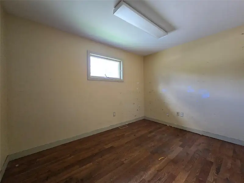 Free-standing Office Space with Multiple Offices and Ample Parking in Prime Location