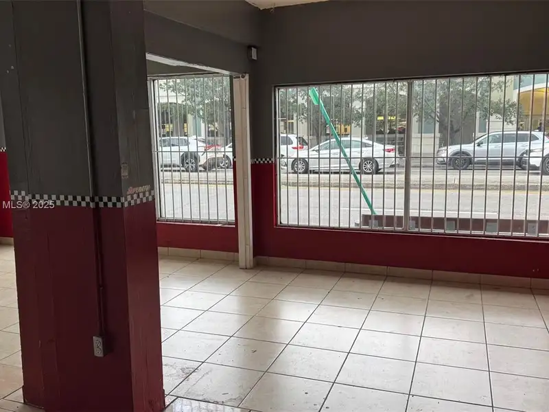 Versatile Commercial Space Available for Various Business Opportunities