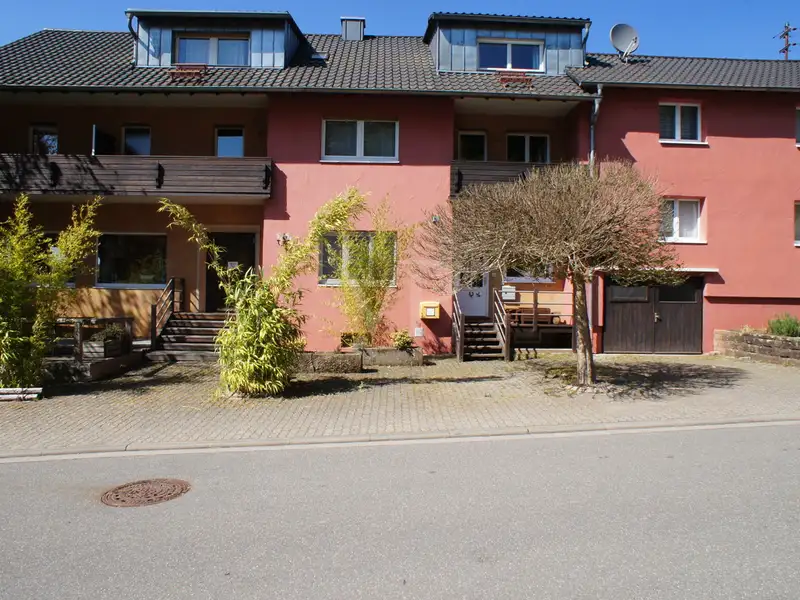 Renovated Guest House with Private Living Areas in Southwest Palatinate