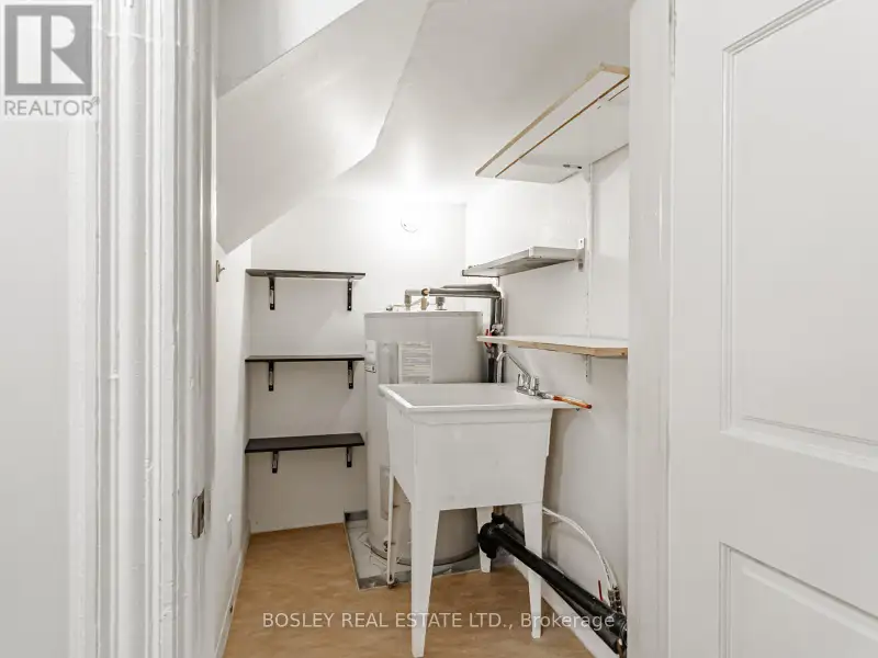 Charming Two-storey Apartment in Landmark Building on Queen St West