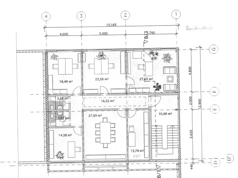 Commercial Complex with Production Hall and Renovation Potential in Prime Location