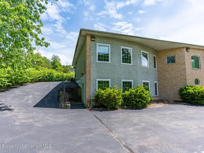 Commercial Lease Opportunity in High Traffic Location, Clarks Summit