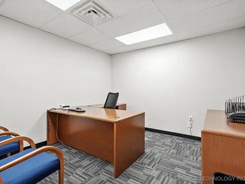 Commercial Office Building for Sale or Lease in Broken Arrow Business Corridor