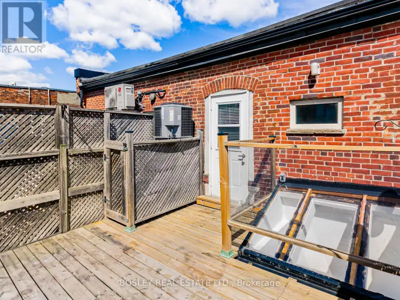 Charming Two-storey Apartment in Landmark Building on Queen St West