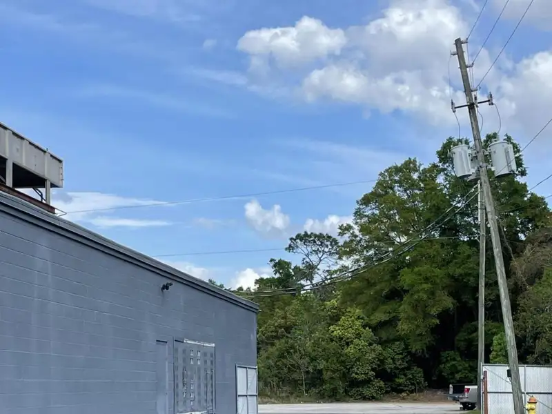 Established Grocery Store in Community Heart, Prime Location with Growth Potential