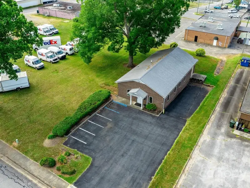 Prime Brick Office Building with Expansion Potential in Downtown Hickory