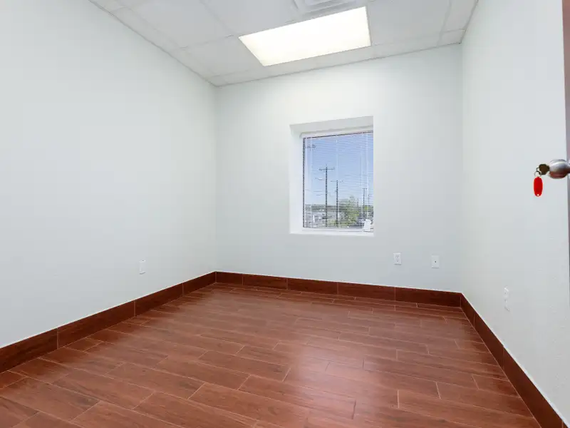 Modern 3-bedroom Home in San Antonio's Tradesman Drive Community