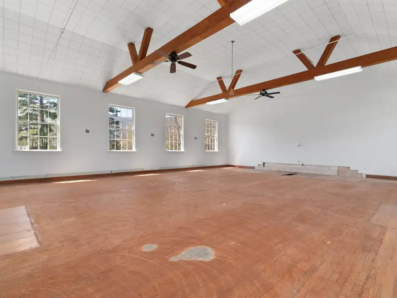 Versatile 3,600+ Sqft Commercial Building for Lease in Bethel Community