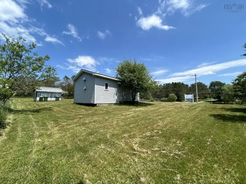 Commercial Restaurant on 1.13 Acres with General Basic Zoning in New Ross, Ns