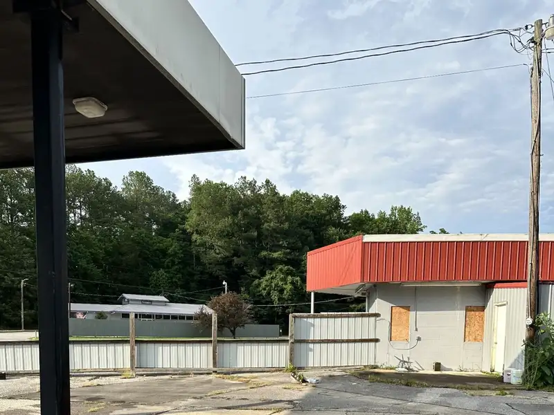 Commercial Restaurant with Rv Hookups and Additional Lot Near I-40 Exit 152