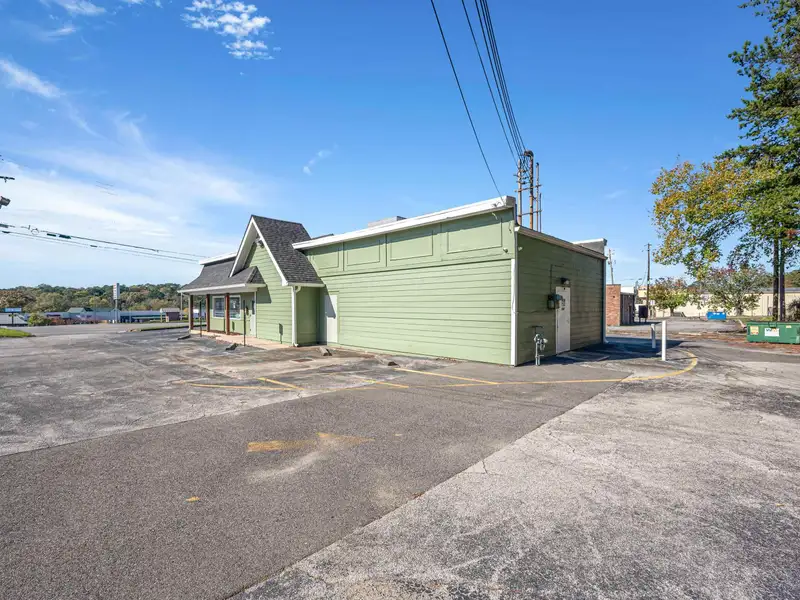 Flexible Use Commercial Property in Updated Condition, Former Fast Food and Pharmacy Location