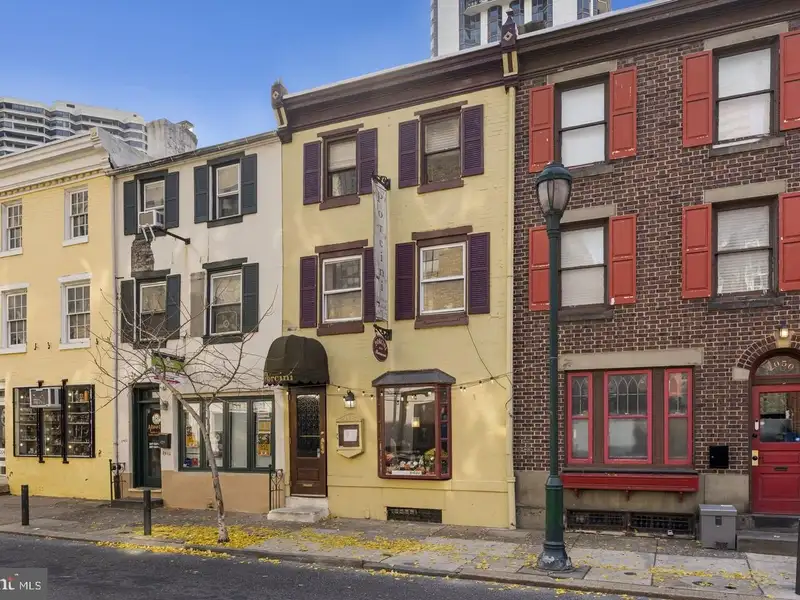 Turnkey Restaurant Investment in Prime Philadelphia Location Near Rittenhouse Square