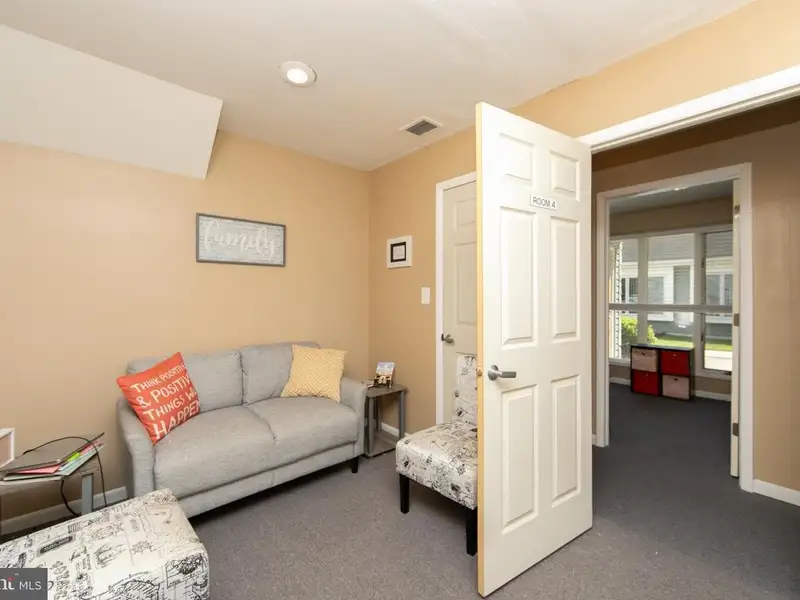 Bi-level Office Condo in Washington Township Professional Campus, Turnersville, Nj