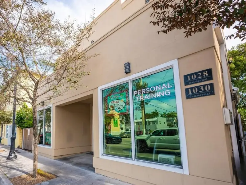 Mixed-use Compound with Residential and Commercial Units in Key West, Built 2021