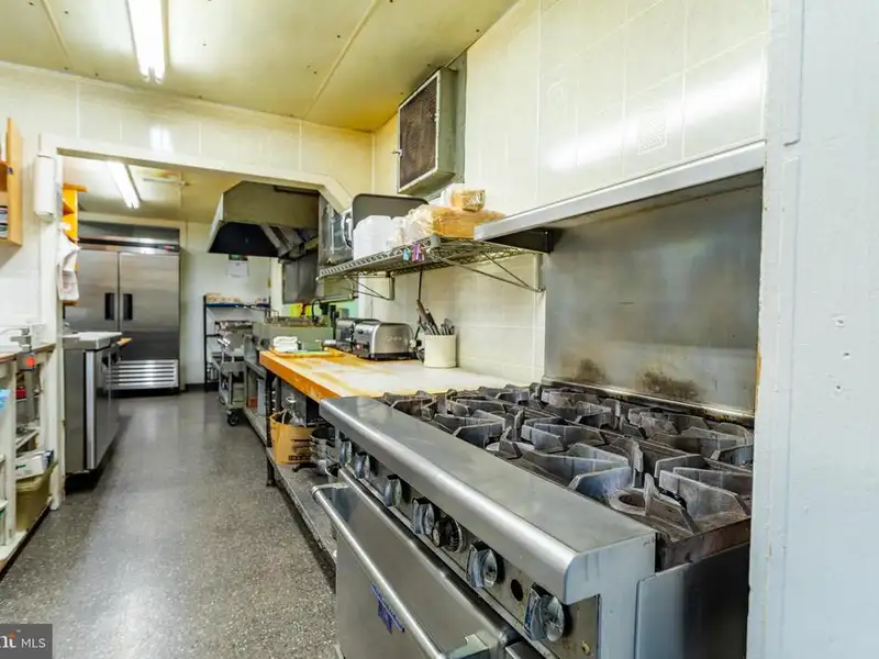 Established Restaurant with Commercial Kitchen and 120+ Seating in Hardy County