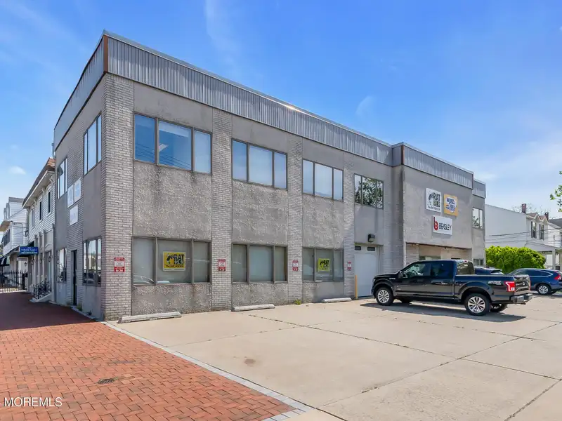 Versatile Commercial Lease in Prime Belmar Location, 5,000 Sq. Ft. Total Available