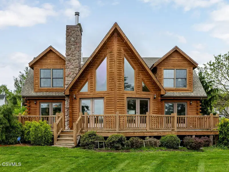 Commercial Log Home on 2 Acres with 3 Bedrooms and Scenic Views