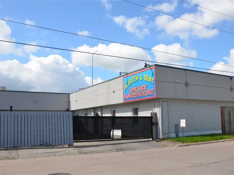 Turnkey Scratch and Dent Appliance Warehouse with Residence in Cedar Rapids, Ia