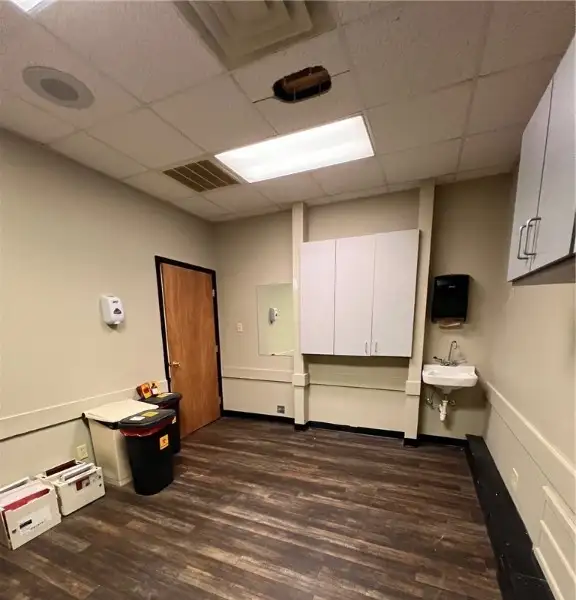 Commercial Space for Lease - Former Dental Clinic, $18/sf + Cam, Prime Location