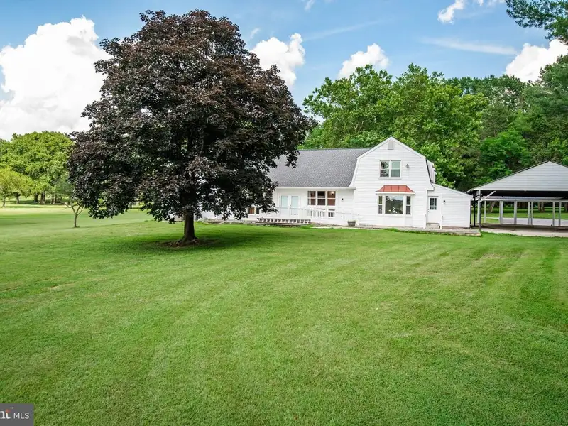 Versatile 6,274 Sf Church/community Space in Derwood - Re-1 Zoning