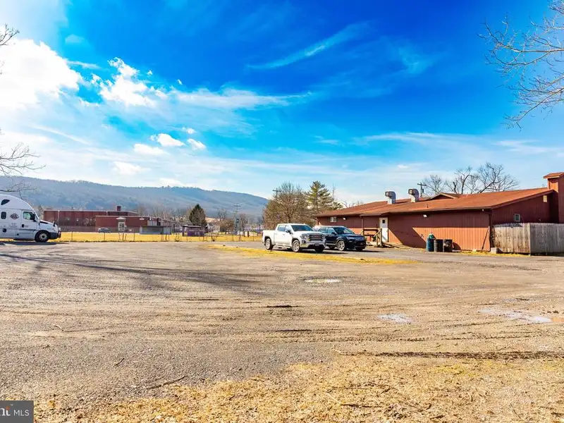 Established Restaurant with Commercial Kitchen and 120+ Seating in Hardy County