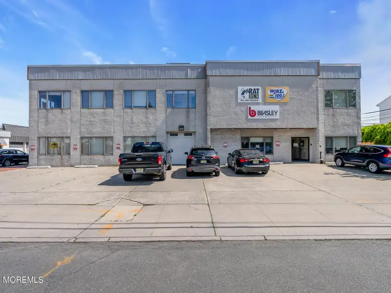 Versatile Commercial Lease in Prime Belmar Location, 5,000 Sq. Ft. Total Available