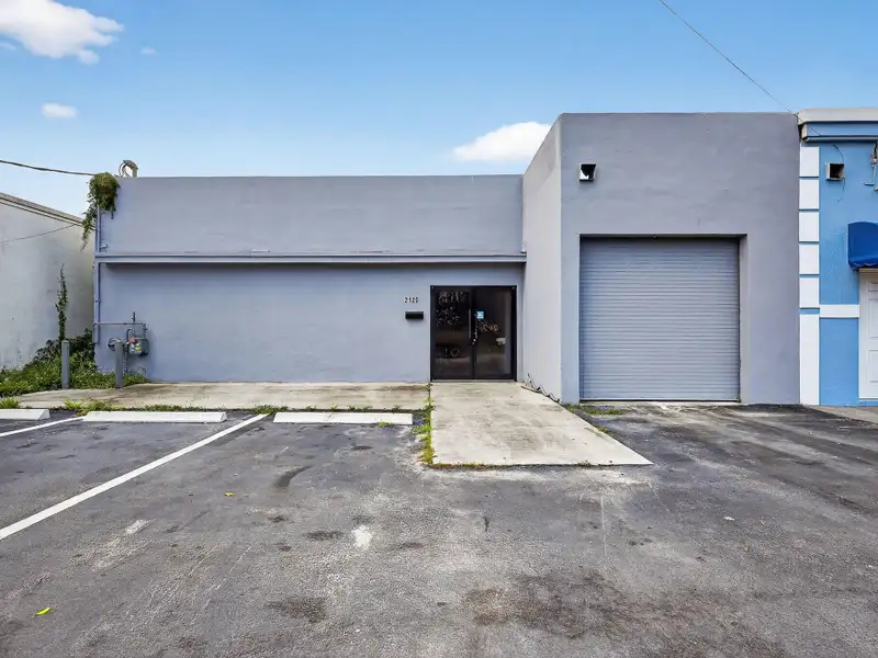 Recently Renovated 2,741 Sf Building Near I-95 with Flexible Use Options