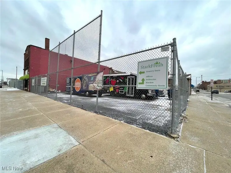 Mixed-use Building in Downtown Canton: Retail, Offices, Warehouse, Apartment