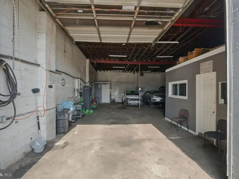 Established Auto Business and Commercial Property in Highlandtown with Turnkey Setup