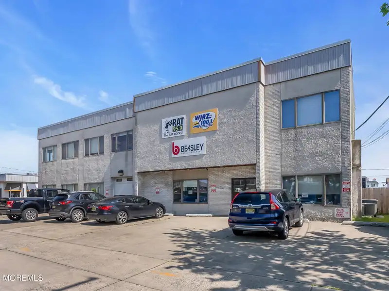 Versatile Commercial Lease in Prime Belmar Location, 5,000 Sq. Ft. Total Available