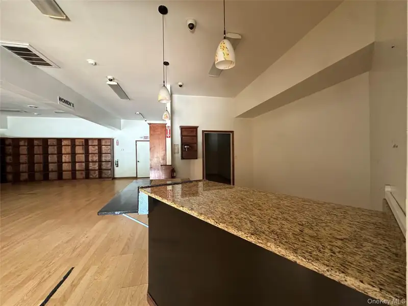 Prime Commercial Retail Space on 9w Corridor - 2,000 Sq Ft with High Visibility