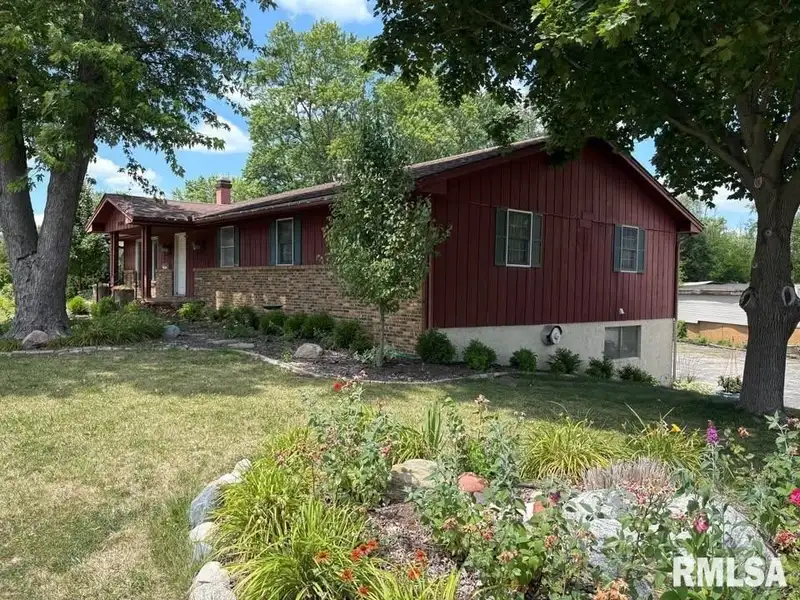Versatile C-1 Zoned Property with 4 Bedrooms in Northwest Peoria Corner Lot