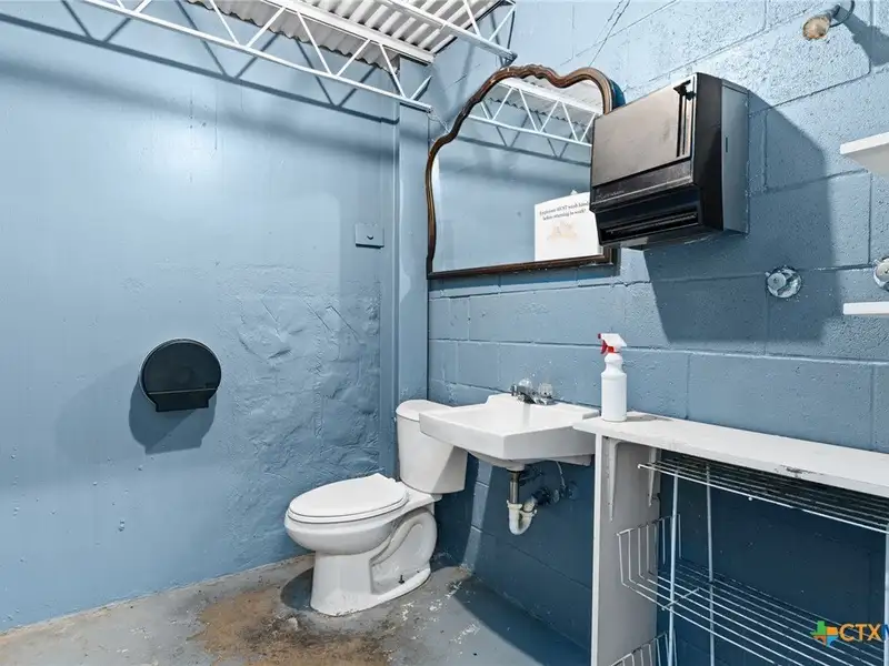 High-visibility Industrial Property with Multiple Access Points in Killeen Area