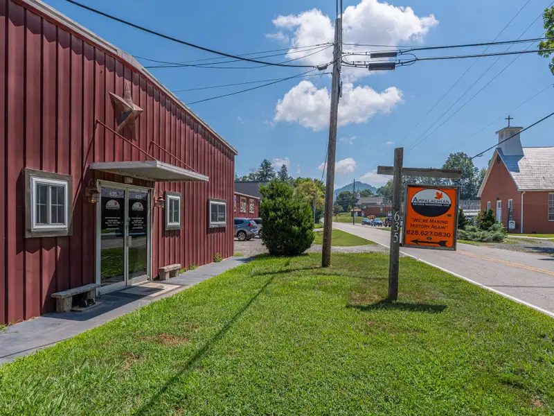 Mixed-use Industrial Property with Office, Storage, and Apartments in Bethel, Nc