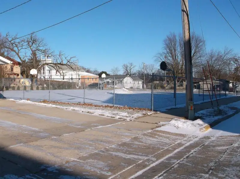 14,000 Sf Two-story Building in Omro with 20+ Rooms and Parking Lot Available