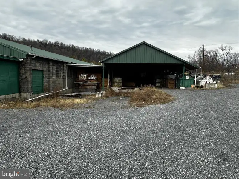 Historic Commercial Building on 2.4 Acres Near C&o Canal, Ideal for Restaurant or Brewery