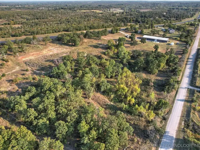 Modern Industrial Property on 9 Acres with Versatile Space and Expansion Potential