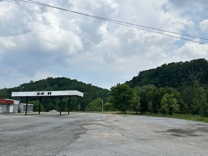 Commercial Restaurant with Rv Hookups and Additional Lot Near I-40 Exit 152