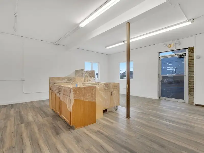 Free Standing 2080 Sqft Commercial Building in Prime B-1 Location Near Cedar Lake